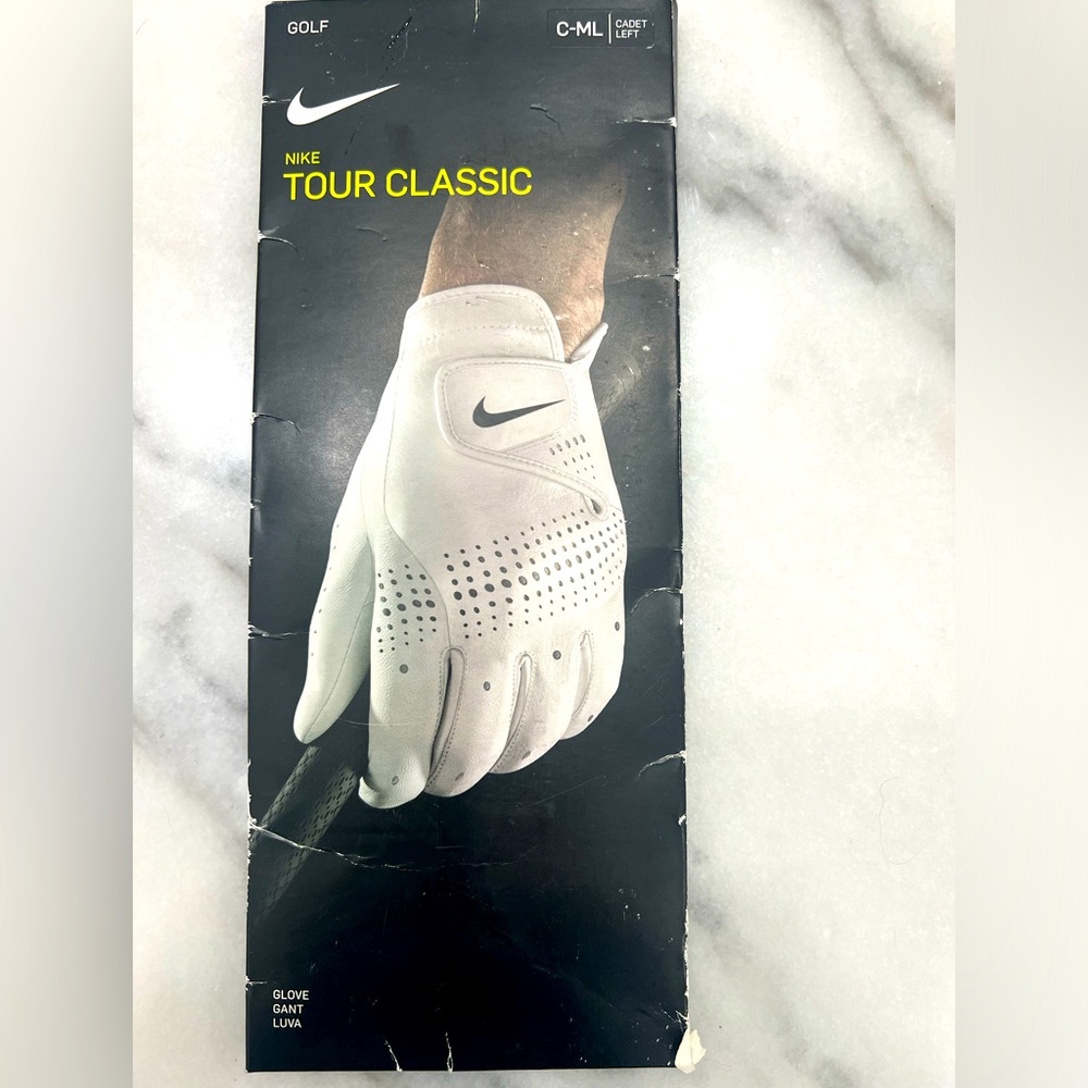 Nike White SZ ML right handed golf glove NWT